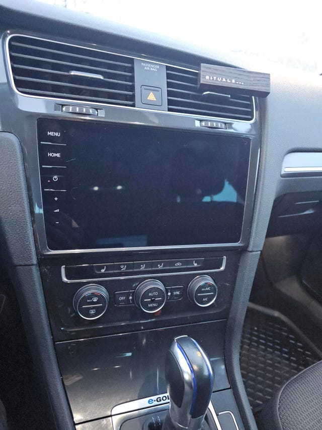 2019 VOLKSWAGEN GOLF - 23