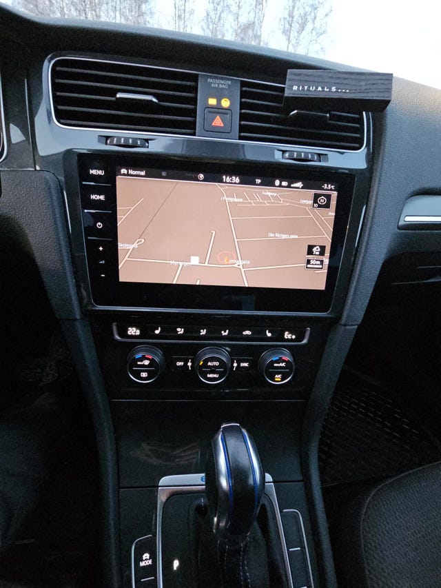 2019 VOLKSWAGEN GOLF - 26