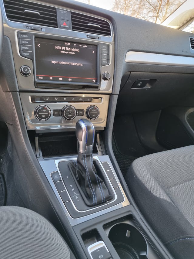 2015 VOLKSWAGEN GOLF - 25
