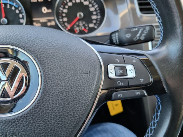 2015 VOLKSWAGEN GOLF - 23