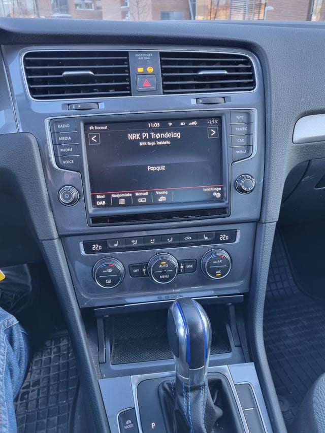 2015 VOLKSWAGEN GOLF - 26