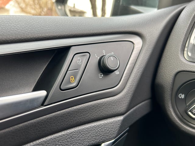 2019 VOLKSWAGEN GOLF - 17