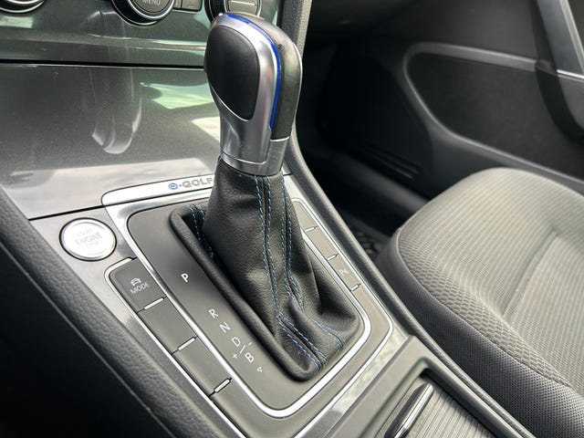 2019 VOLKSWAGEN GOLF - 18