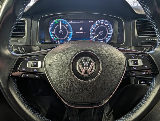 2018 VOLKSWAGEN GOLF - 10