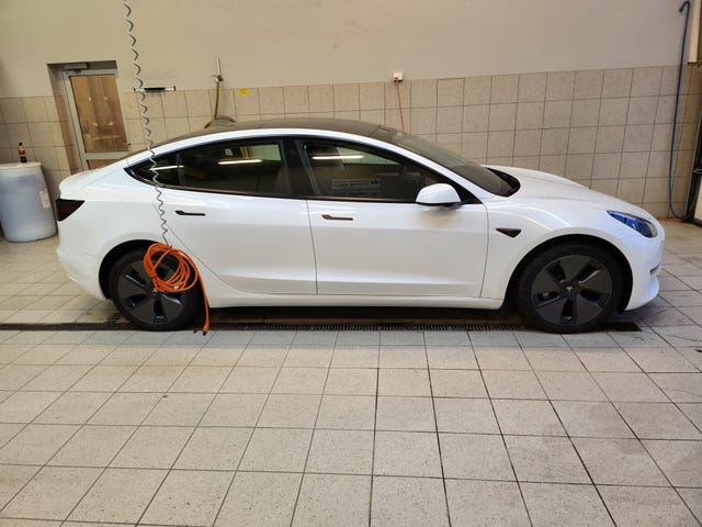 LRW3E7EK0NC510868 2022 TESLA MODEL 3-0