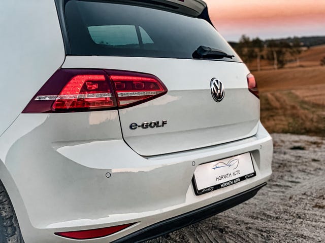 2015 VOLKSWAGEN GOLF - 8
