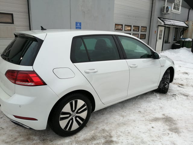 WVWZZZAUZJ8907530 2018 VOLKSWAGEN GOLF-3