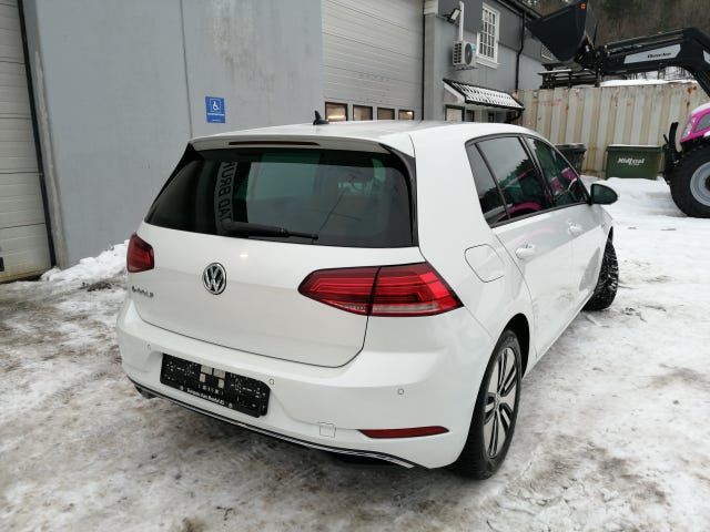WVWZZZAUZJ8907530 2018 VOLKSWAGEN GOLF-4