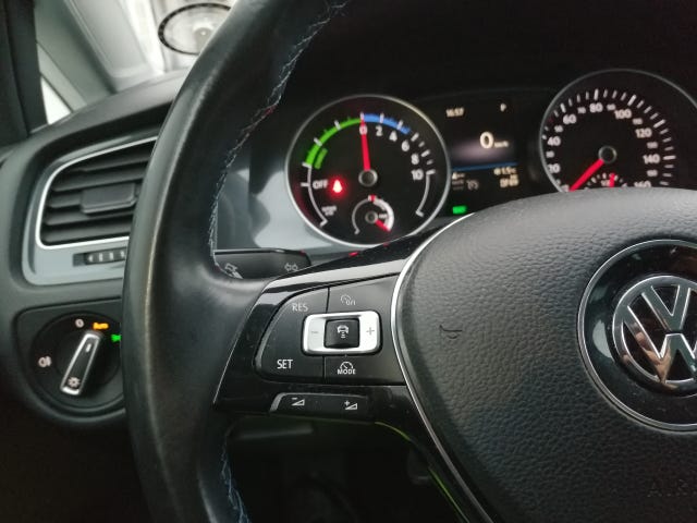 2018 VOLKSWAGEN GOLF - 30
