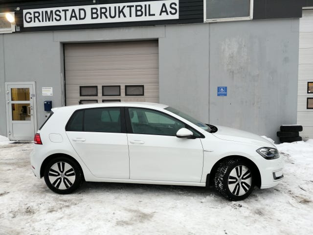 WVWZZZAUZJ8907530 2018 VOLKSWAGEN GOLF-2