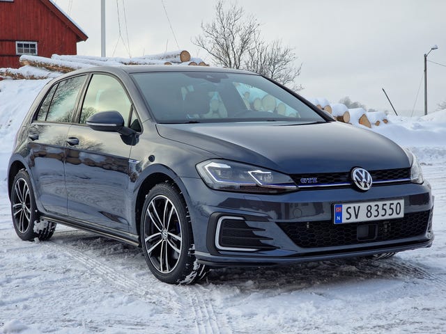 WVWZZZAUZJW800348 2018 VOLKSWAGEN GOLF-0
