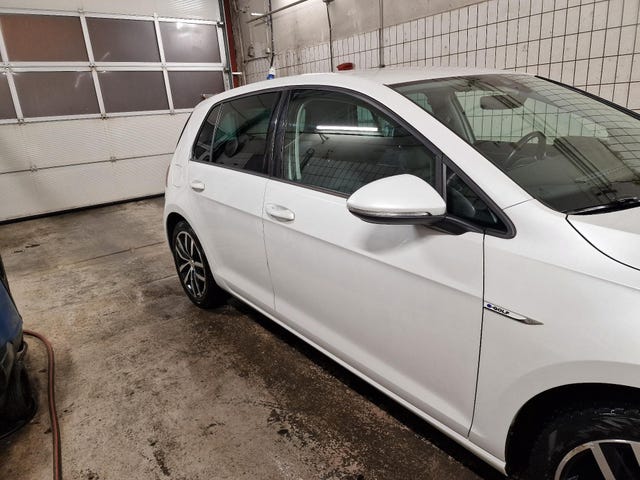 WVWZZZAUZKW911667 2019 VOLKSWAGEN GOLF-4