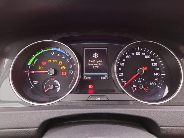2019 VOLKSWAGEN GOLF - 10