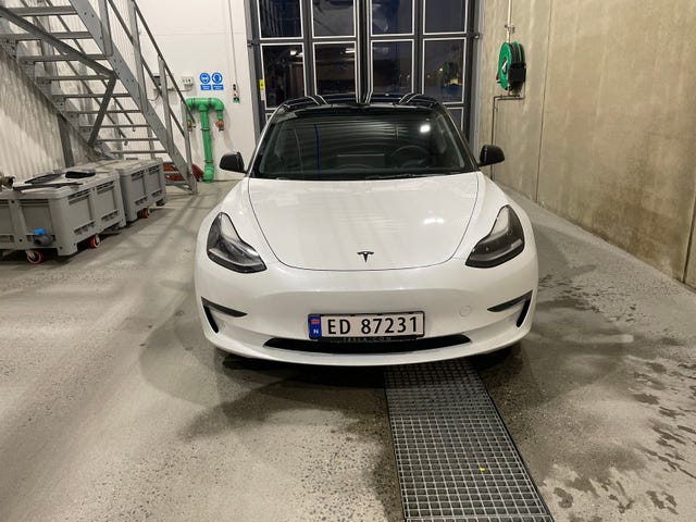 LRW3E7EK8NC489056 2022 TESLA MODEL 3-0