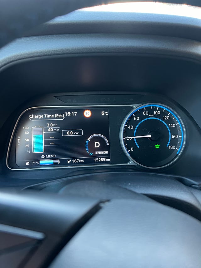 2022 NISSAN LEAF - 12