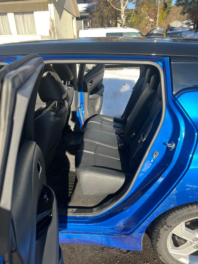 2022 NISSAN LEAF - 19
