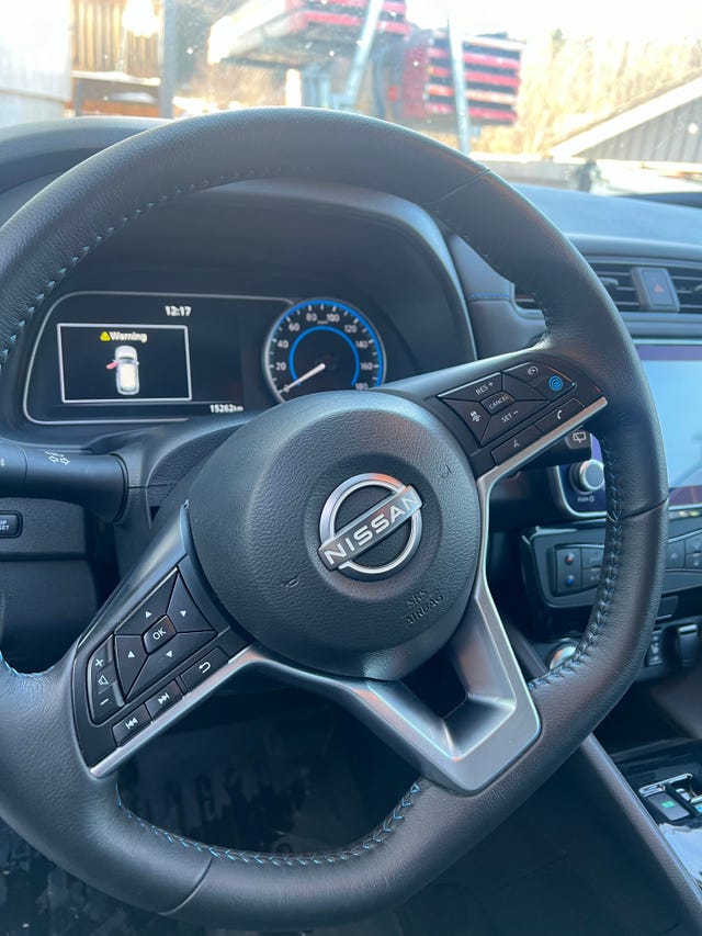 2022 NISSAN LEAF - 11