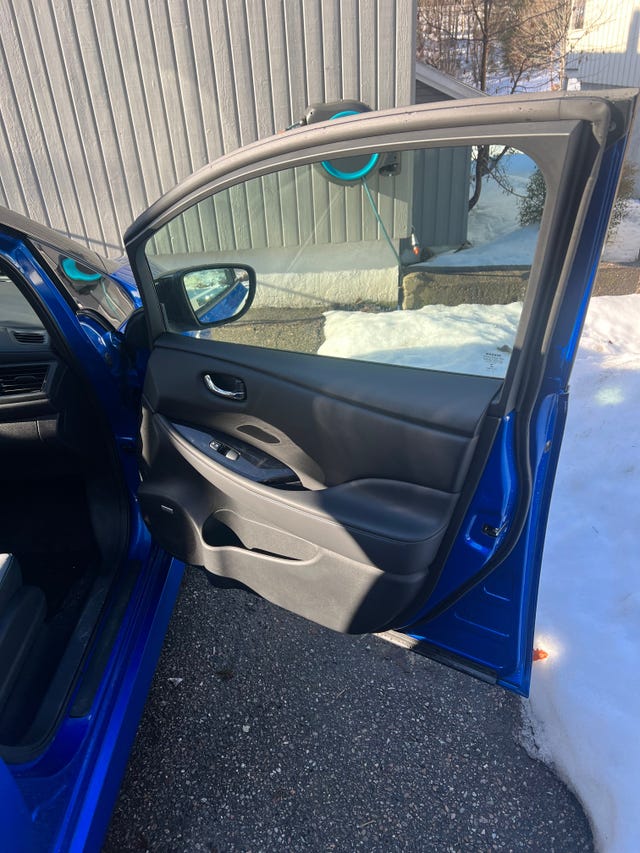 2022 NISSAN LEAF - 20