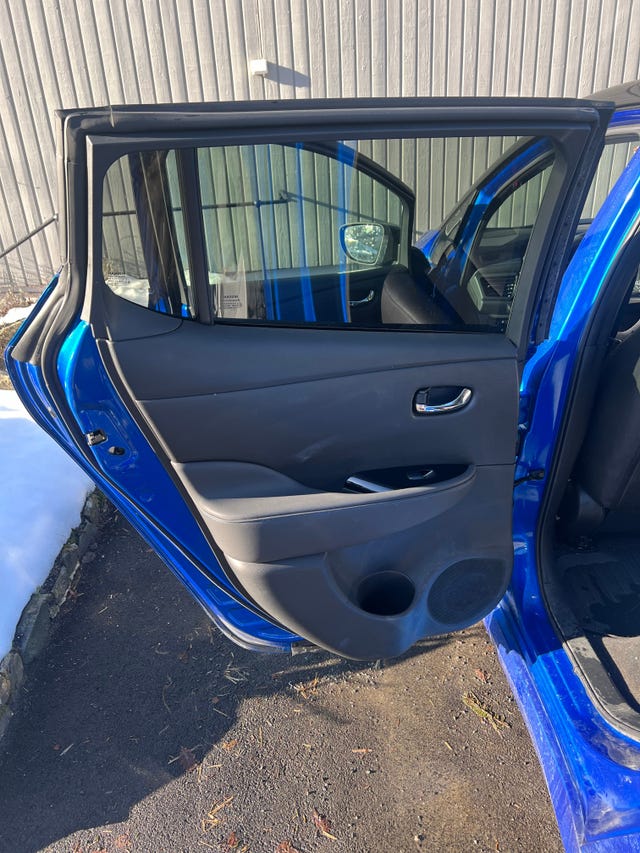 2022 NISSAN LEAF - 23