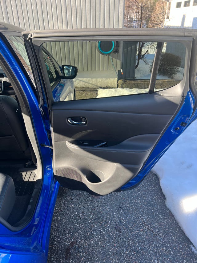 2022 NISSAN LEAF - 22
