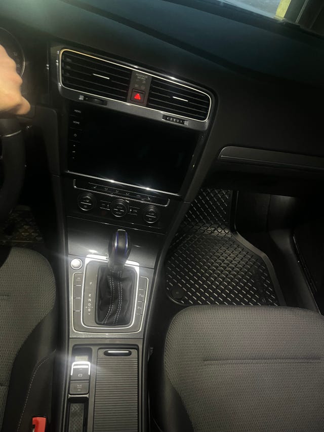 2019 VOLKSWAGEN GOLF - 14
