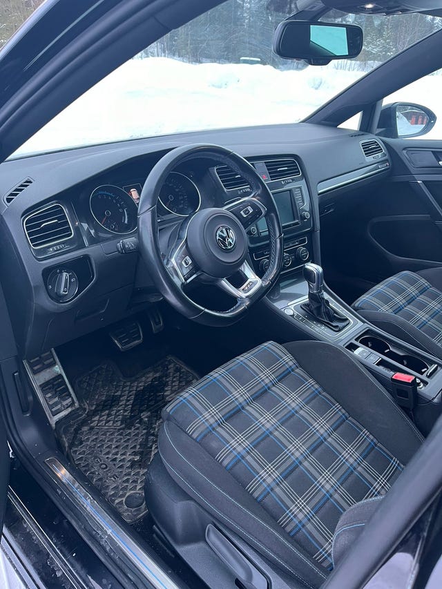 2015 VOLKSWAGEN GOLF - 11