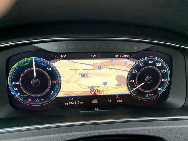 2019 VOLKSWAGEN GOLF - 24
