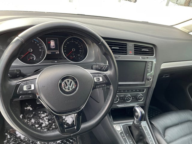 2015 VOLKSWAGEN GOLF - 10