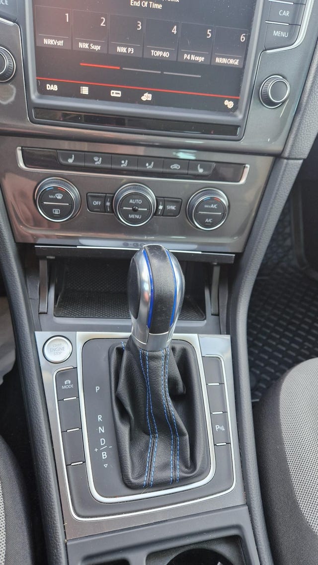 2015 VOLKSWAGEN GOLF - 11