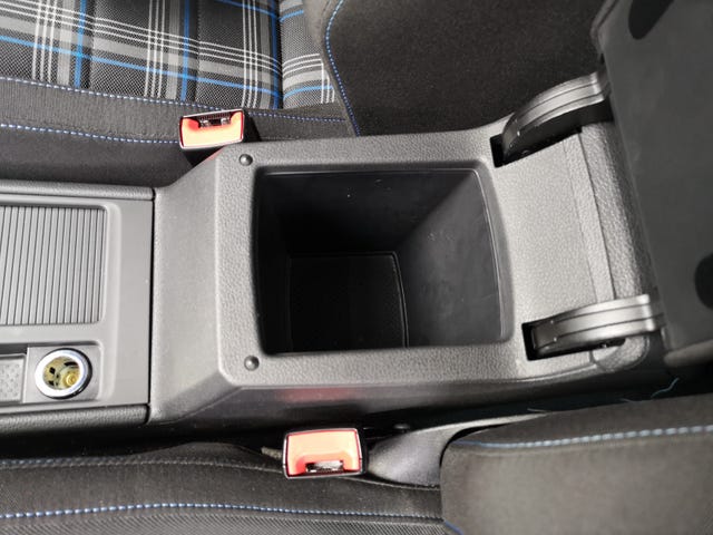 2018 VOLKSWAGEN GOLF - 33