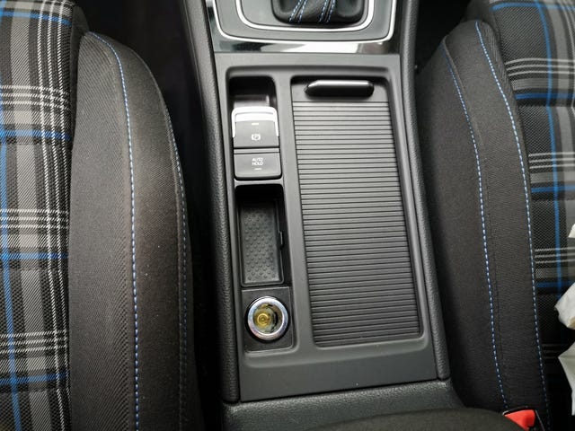 2018 VOLKSWAGEN GOLF - 30