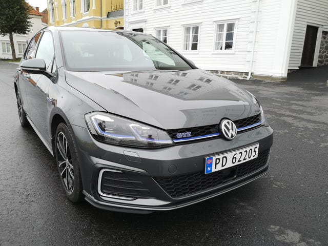 WVWZZZAUZJW805620 2018 VOLKSWAGEN GOLF-4