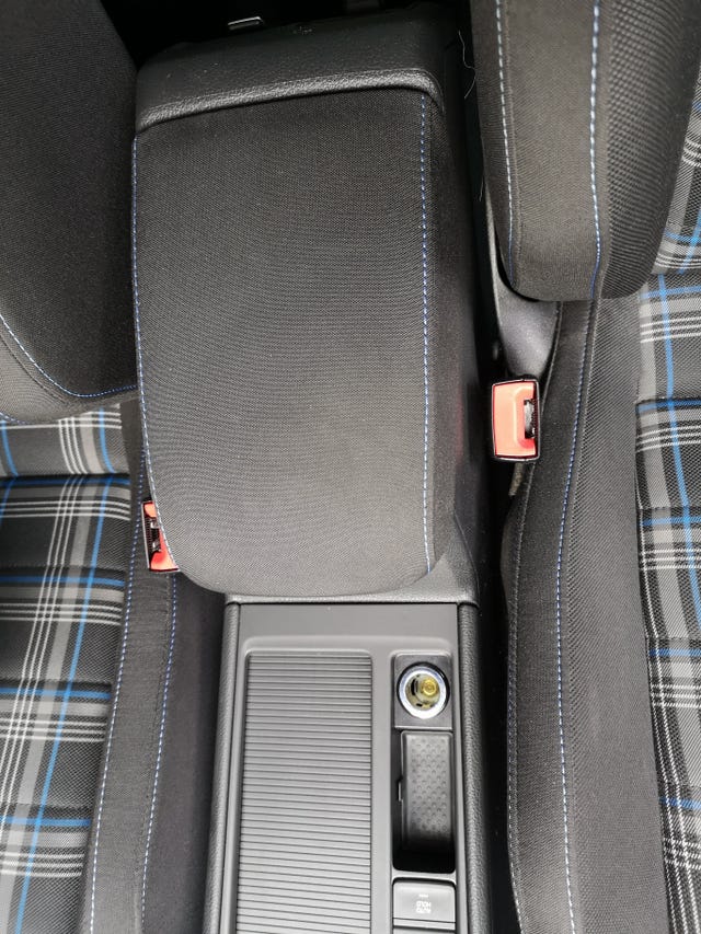 2018 VOLKSWAGEN GOLF - 32