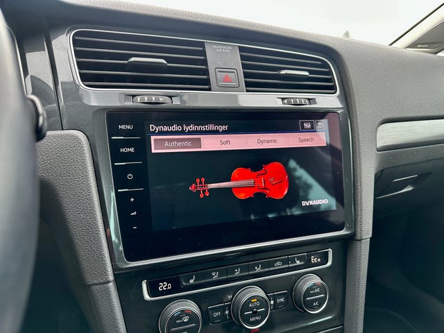 2018 VOLKSWAGEN GOLF - 32