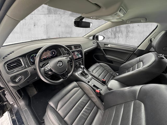 2018 VOLKSWAGEN GOLF - 18