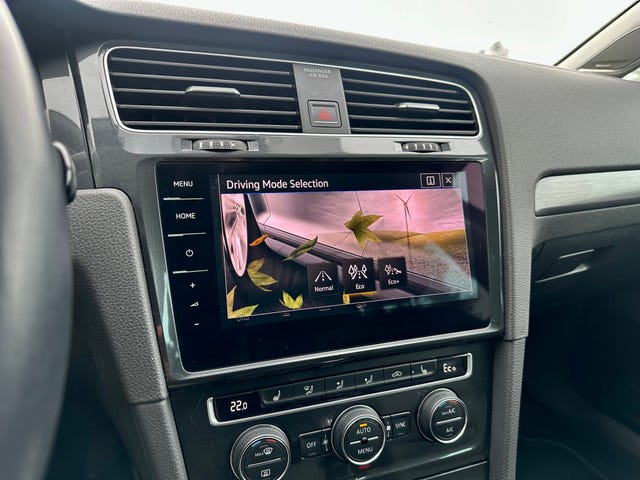 2018 VOLKSWAGEN GOLF - 33