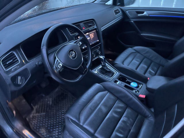2018 VOLKSWAGEN GOLF - 12