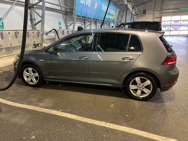 WVWZZZAUZJW910749 2018 VOLKSWAGEN GOLF-2