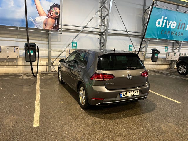 WVWZZZAUZJW910749 2018 VOLKSWAGEN GOLF-4