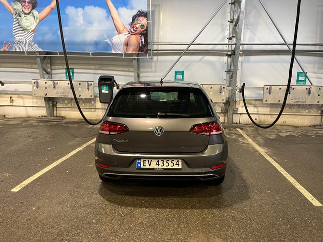 WVWZZZAUZJW910749 2018 VOLKSWAGEN GOLF-3