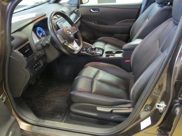 2018 NISSAN LEAF - 9