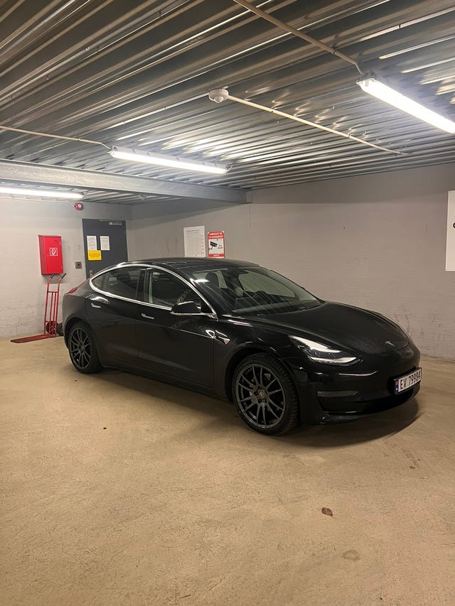 5YJ3E7EB6KF368530 2019 TESLA MODEL 3-0