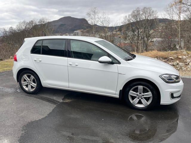 WVWZZZAUZJ8904146 2018 VOLKSWAGEN GOLF-3
