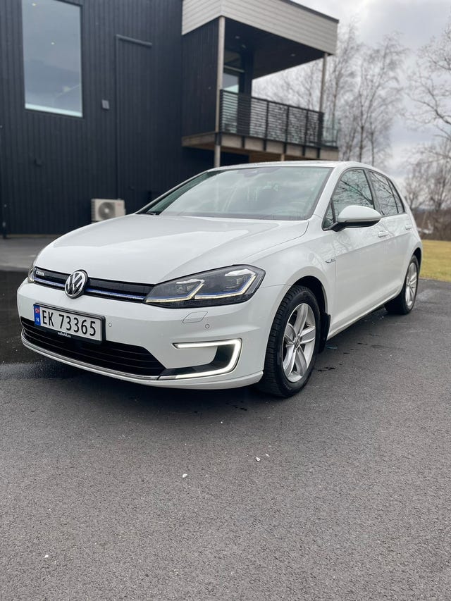 WVWZZZAUZJ8904146 2018 VOLKSWAGEN GOLF-0
