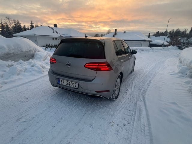 WVWZZZAUZJ8901296 2018 VOLKSWAGEN GOLF-3