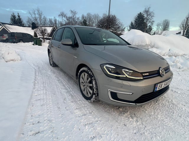 WVWZZZAUZJ8901296 2018 VOLKSWAGEN GOLF-2