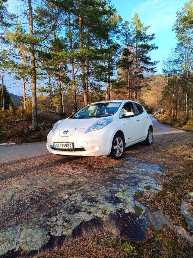 2012 NISSAN LEAF - 2