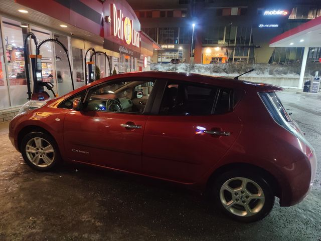 2012 NISSAN LEAF - 9