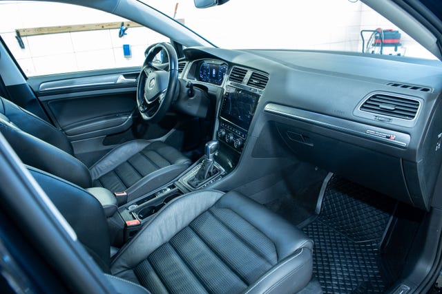 2019 VOLKSWAGEN GOLF - 12