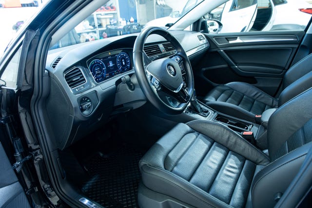 2019 VOLKSWAGEN GOLF - 16